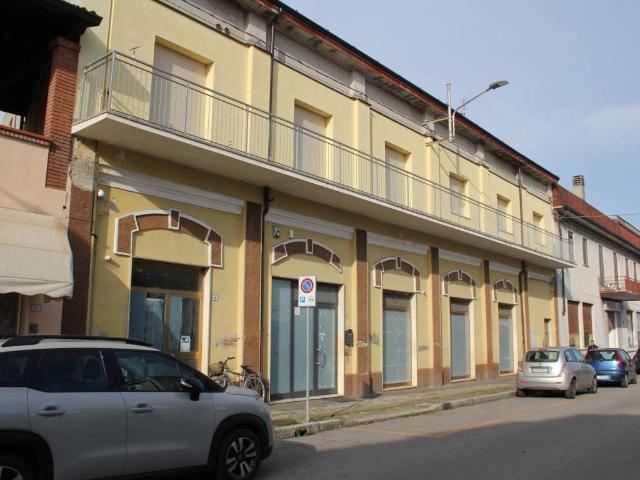 Palazzo / Stabile in vendita a Pizzighettone CR
