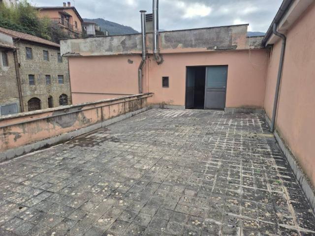 Palazzo / Stabile in vendita a Poli RM