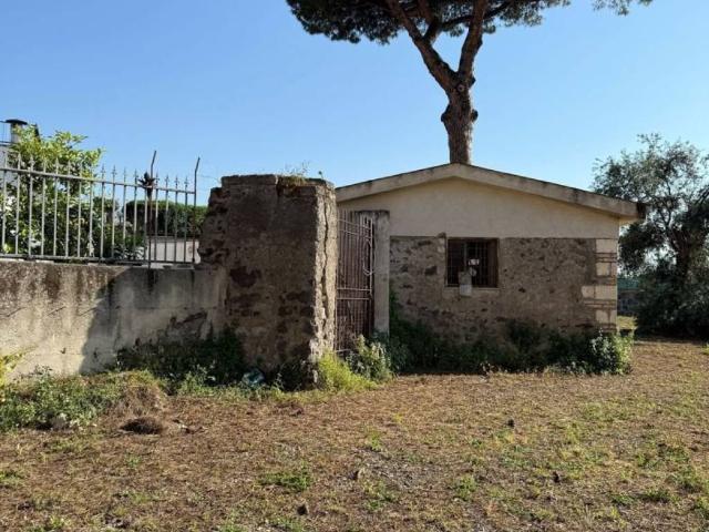 Palazzo / Stabile in vendita a Pollena Trocchia NA
