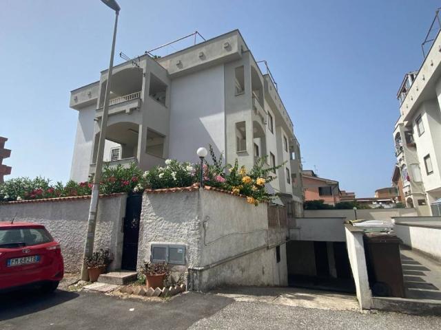 Palazzo / Stabile in vendita a Pomezia RM