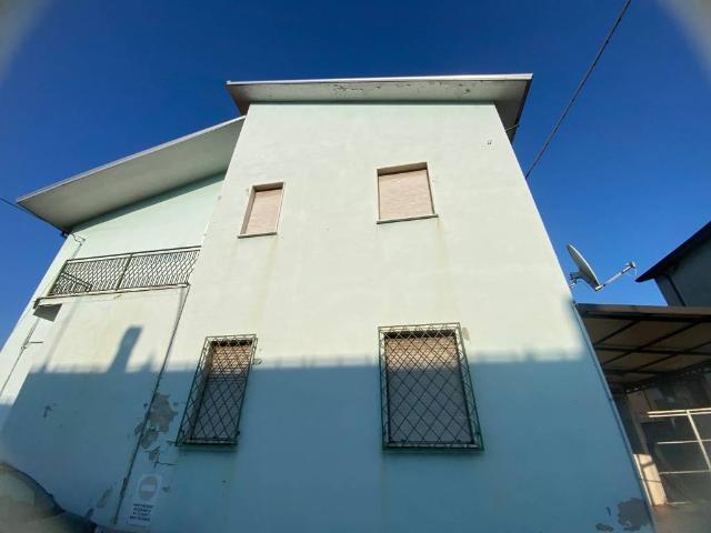 Palazzo / Stabile in vendita a Ponte dell'Olio PC