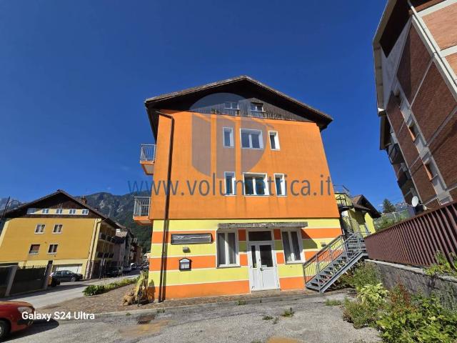 Palazzo / Stabile in vendita a Pontebba UD