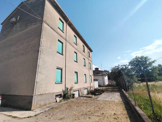Palazzo / Stabile in vendita a Pontenure PC