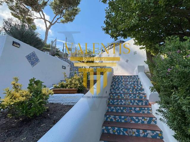 Palazzo / Stabile in vendita a Ponza LT