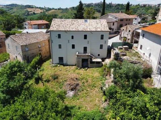 Palazzo / Stabile in vendita a Ponzano di Fermo FM