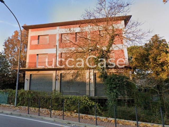 Palazzo / Stabile in vendita a Porcari LU