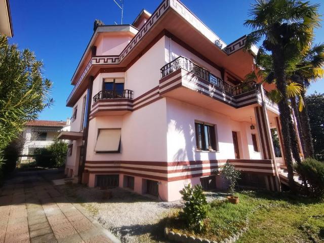 Palazzo / Stabile in vendita a Pordenone PN