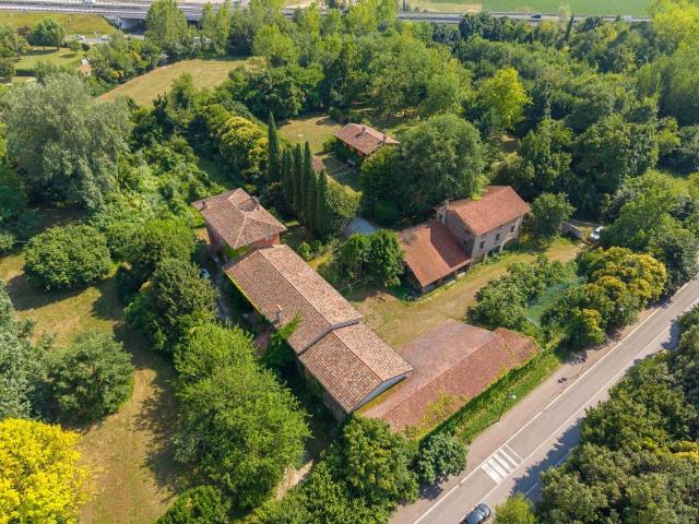Palazzo / Stabile in vendita a Pordenone PN