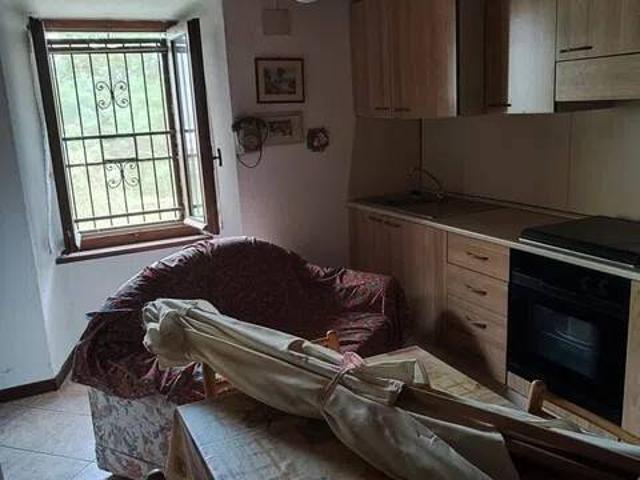 Palazzo / Stabile in vendita a Porto Ceresio VA