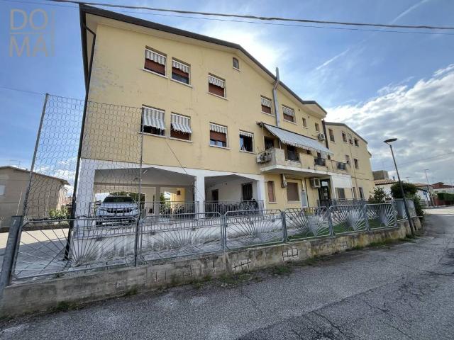 Palazzo / Stabile in vendita a Porto Viro RO