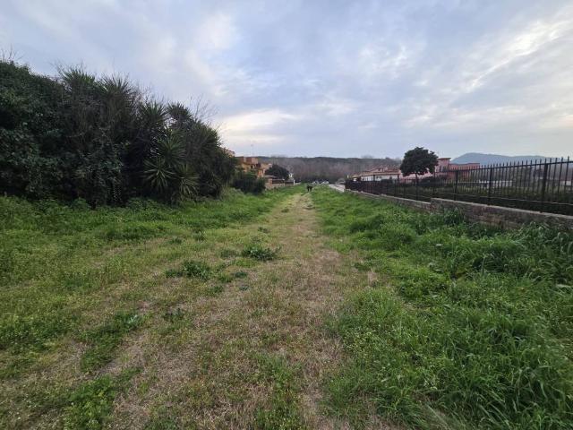 Palazzo / Stabile in vendita a Pozzuoli NA