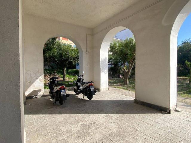 Palazzo / Stabile in vendita a Pozzuoli NA