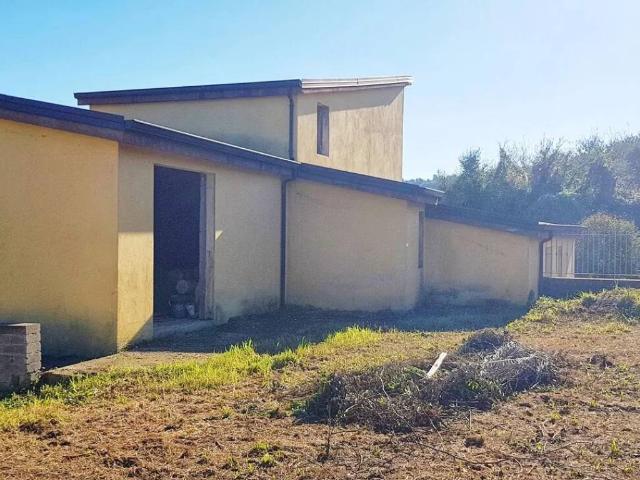 Palazzo / Stabile in vendita a Pozzuoli NA