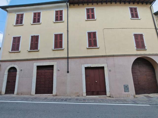 Palazzo / Stabile in vendita a Pozzolengo BS