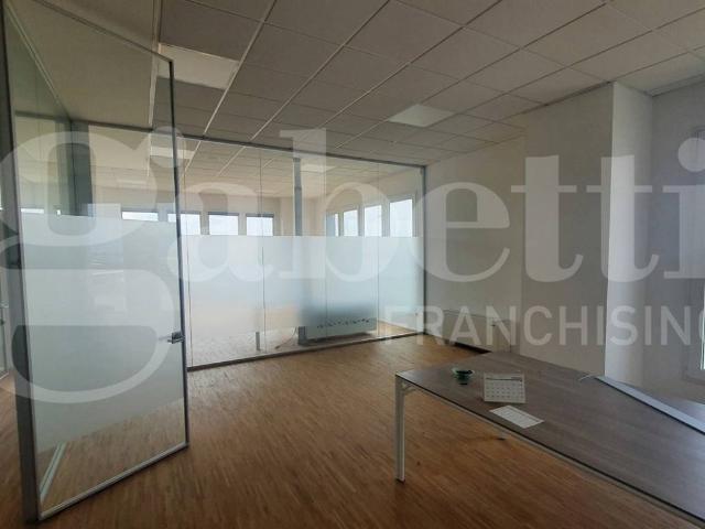 Palazzo / Stabile in vendita a Prata di Pordenone PN