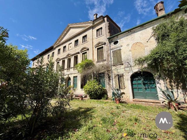 Palazzo / Stabile in vendita a Pravisdomini PN