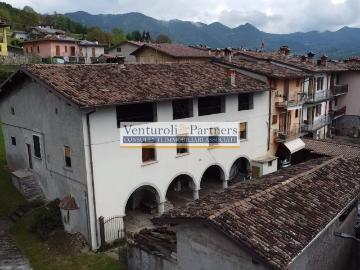 Palazzo / Stabile in vendita a Preseglie BS