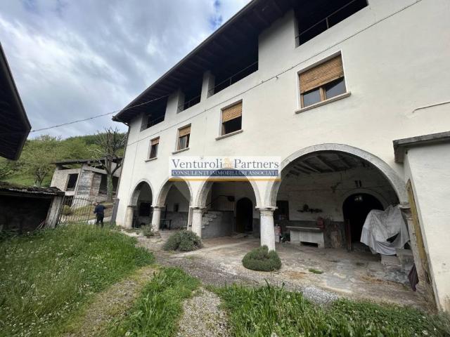 Palazzo / Stabile in vendita a Preseglie BS