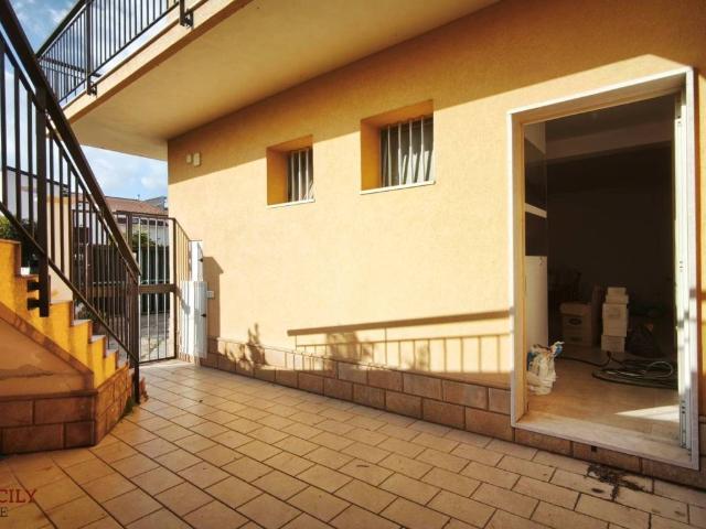 Palazzo / Stabile in vendita a Priolo Gargallo SR
