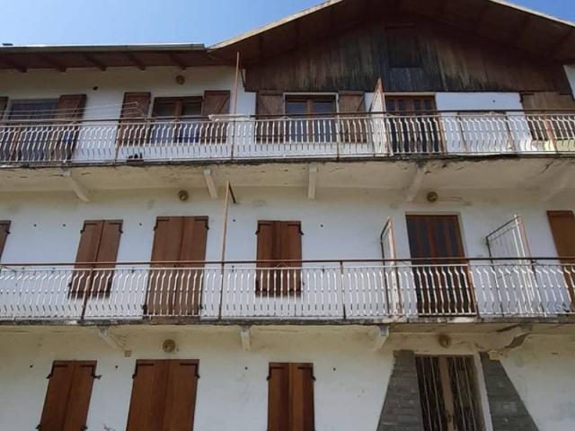 Palazzo / Stabile in vendita a Rubiana TO