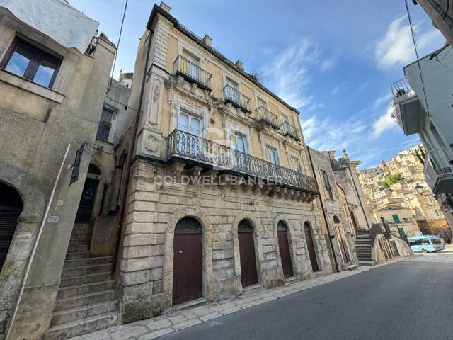 Palazzo / Stabile in vendita a Ragusa RG