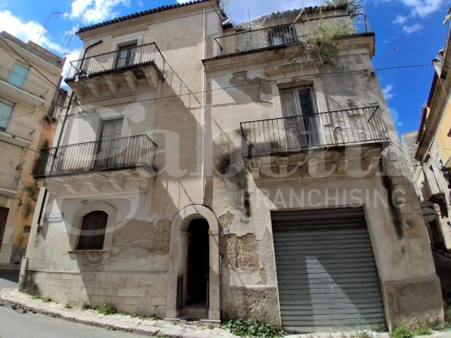 Palazzo / Stabile in vendita a Ragusa RG