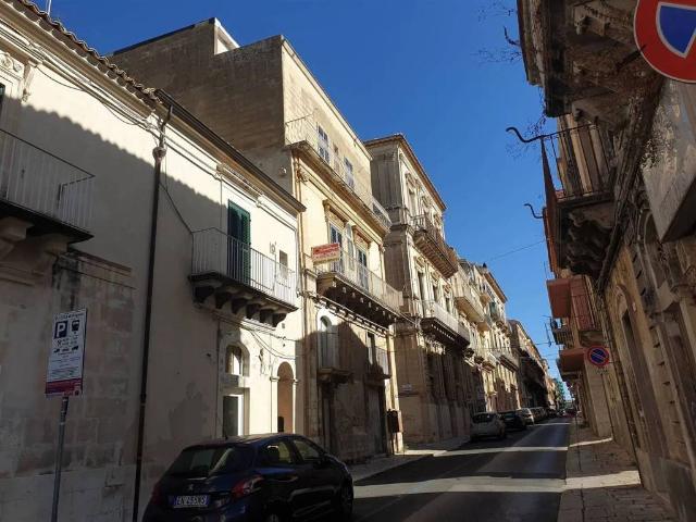 Palazzo / Stabile in vendita a Ragusa RG