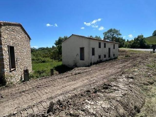 Palazzo / Stabile in vendita a Radicofani SI