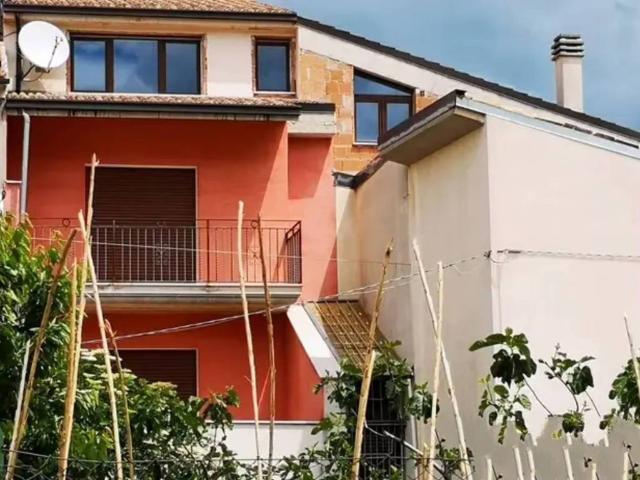 Palazzo / Stabile in vendita a Raiano AQ