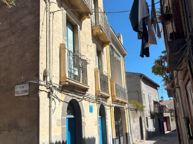 Palazzo / Stabile in vendita a Randazzo CT