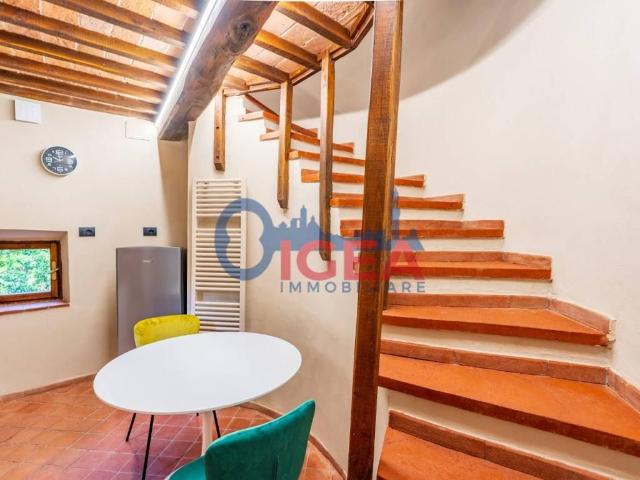 Palazzo / Stabile in vendita a Rapolano Terme SI