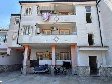 Palazzo / Stabile in vendita a Recale CE