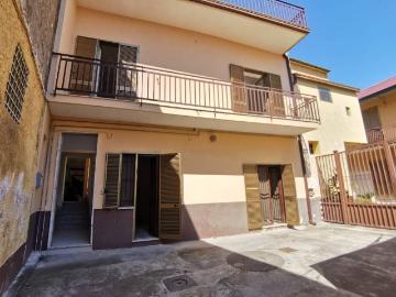 Palazzo / Stabile in vendita a Recale CE