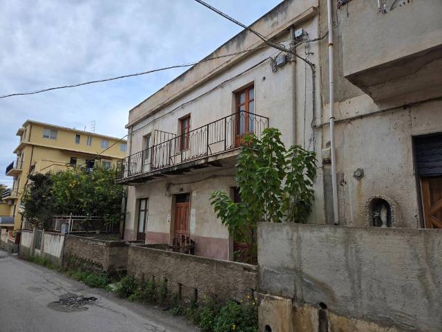 Palazzo / Stabile in vendita a Reggio Calabria RC