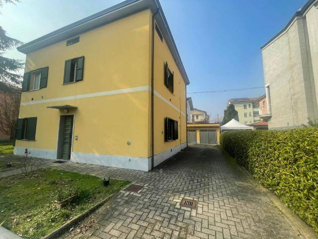 Palazzo / Stabile in vendita a Reggio Emilia RE