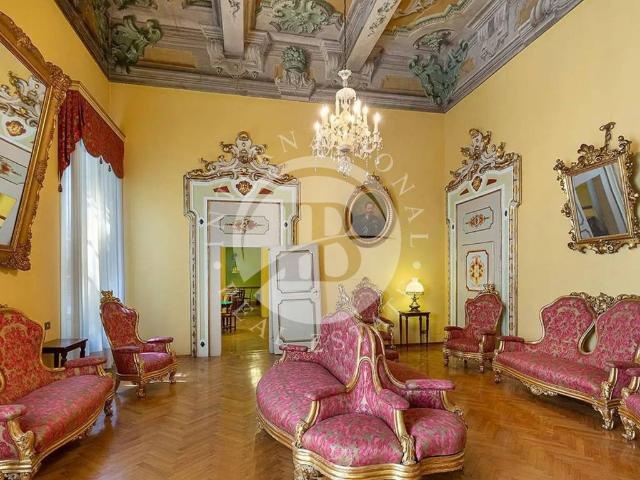 Palazzo / Stabile in vendita a Reggio Emilia RE