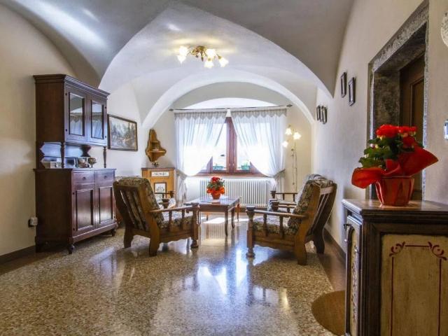 Palazzo / Stabile in vendita a Rigolato UD