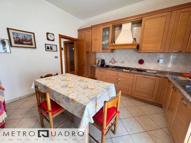 Palazzo / Stabile in vendita a Rimini RN