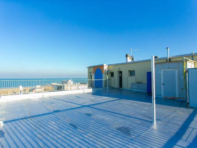 Palazzo / Stabile in vendita a Rimini RN