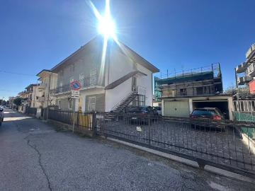 Palazzo / Stabile in vendita a Rimini RN