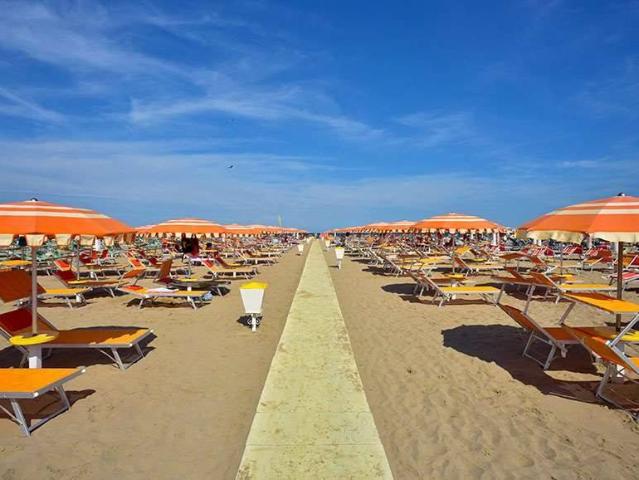 Palazzo / Stabile in vendita a Rimini RN