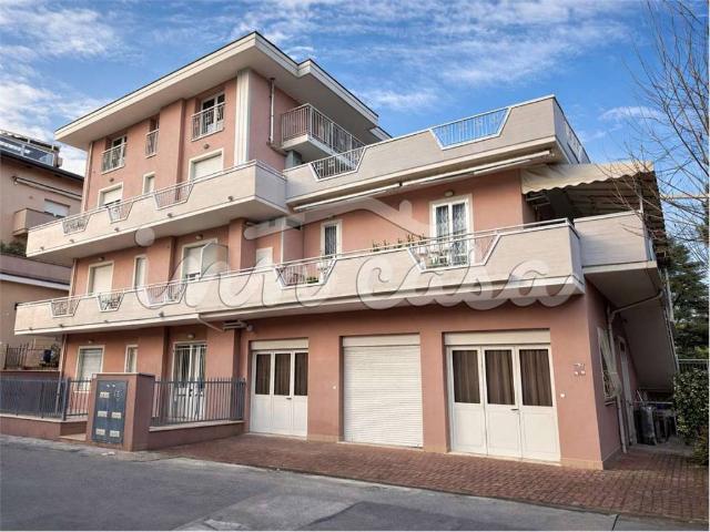 Palazzo / Stabile in vendita a Rimini RN