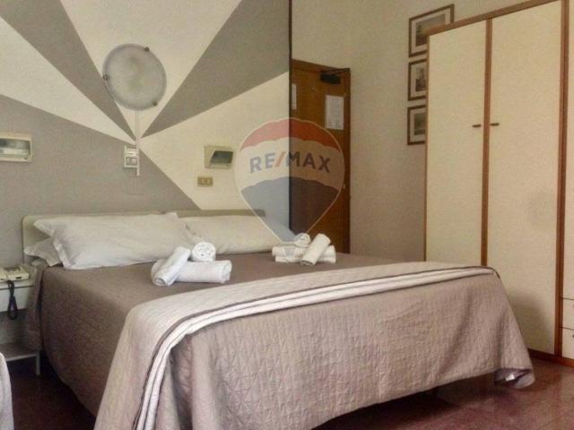 Palazzo / Stabile in vendita a Rimini RN
