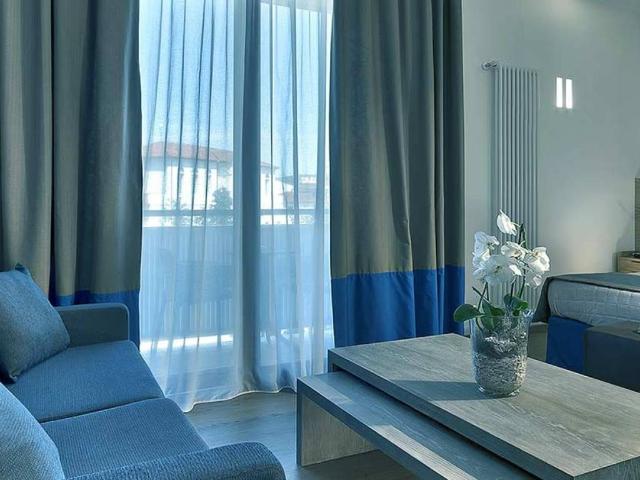 Palazzo / Stabile in vendita a Rimini RN