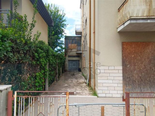 Palazzo / Stabile in vendita a Rimini RN