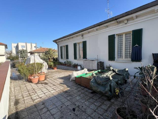 Palazzo / Stabile in vendita a Rimini RN