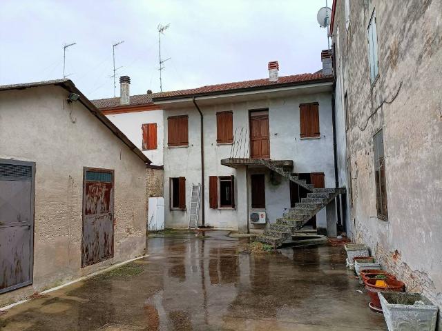 Palazzo / Stabile in vendita a Riva del Po FE