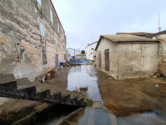 Palazzo / Stabile in vendita a Riva del Po FE