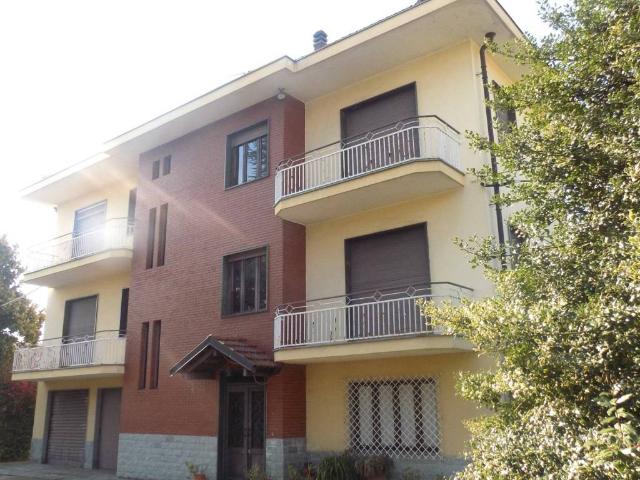 Palazzo / Stabile in vendita a Rocca Canavese TO