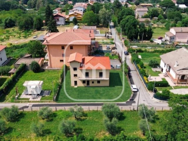 Palazzo / Stabile in vendita a Rocca Priora RM